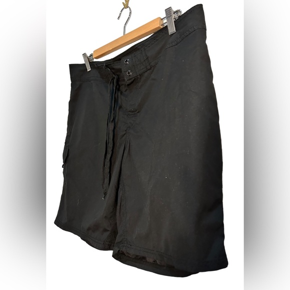 NWT Kanu Surf Women's Black Stretch Board Shorts Swim Bottom Size 12 - Picture 2 of 10